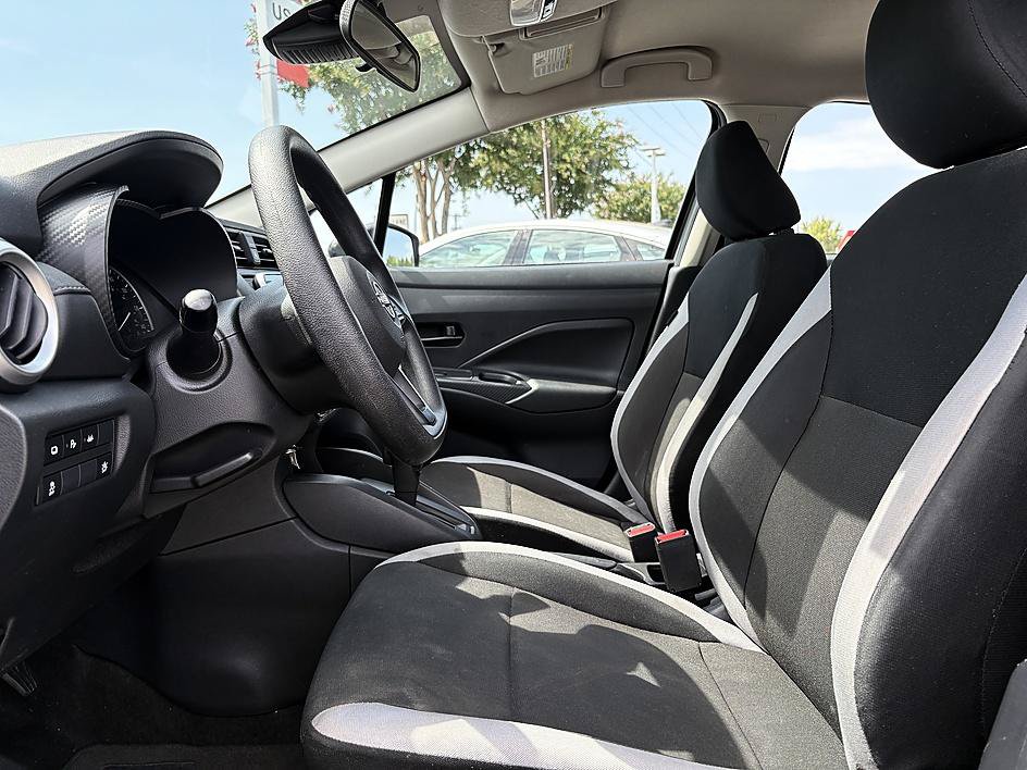 Used 2025 Nissan Versa S FWD image 8