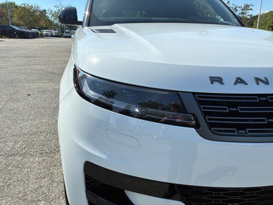New 2027 Land Rover Range Rover Sport SE AWD/4WD image 24