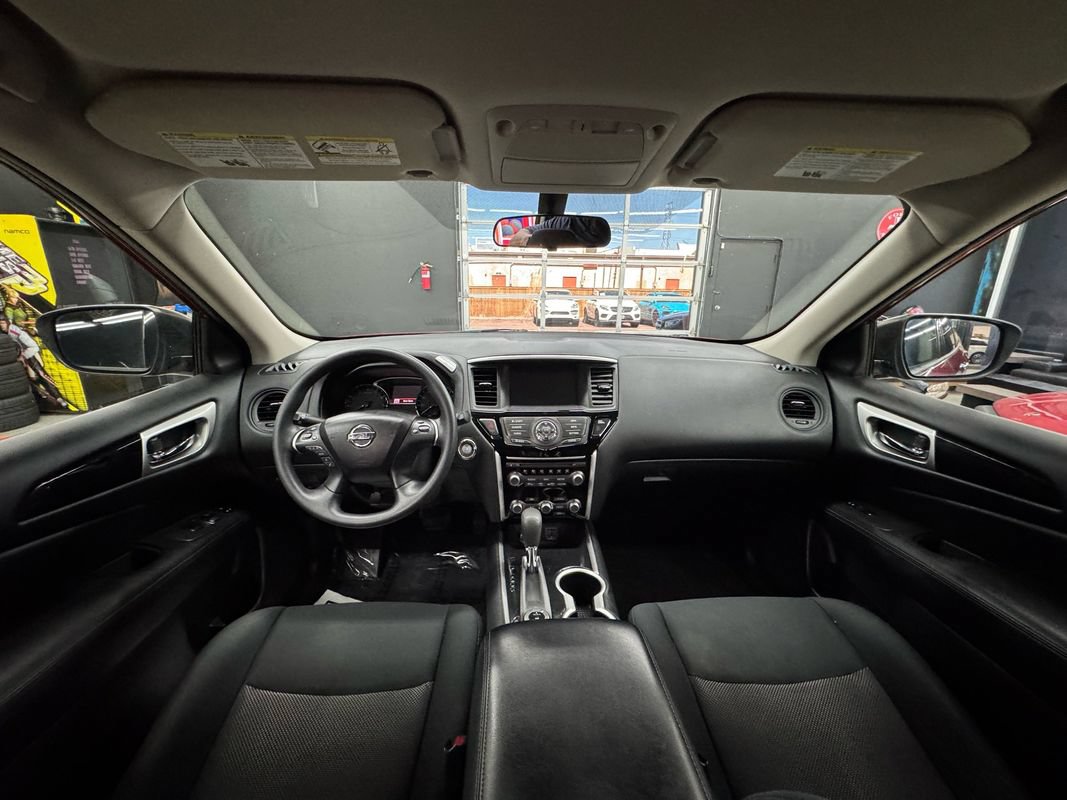 Used 2018 Nissan Pathfinder S AWD/4WD image 34