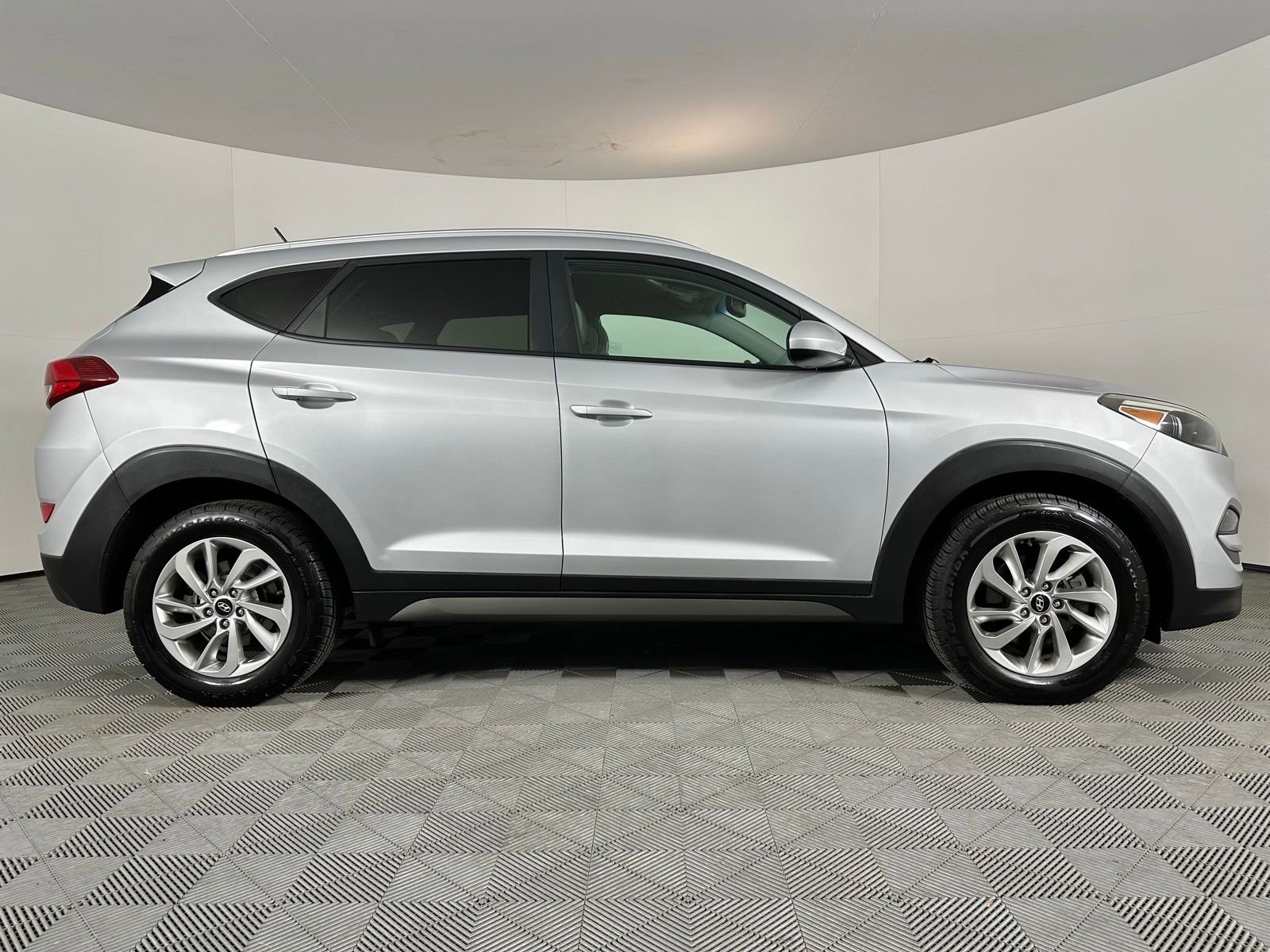 Used 2016 Hyundai Tucson SE w/ Option Group 02 AWD/4WD image 25