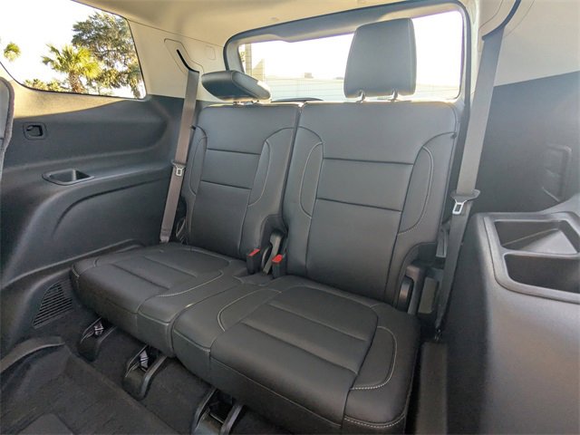 Used 2023 GMC Acadia SLT w/ Preferred Package image 15