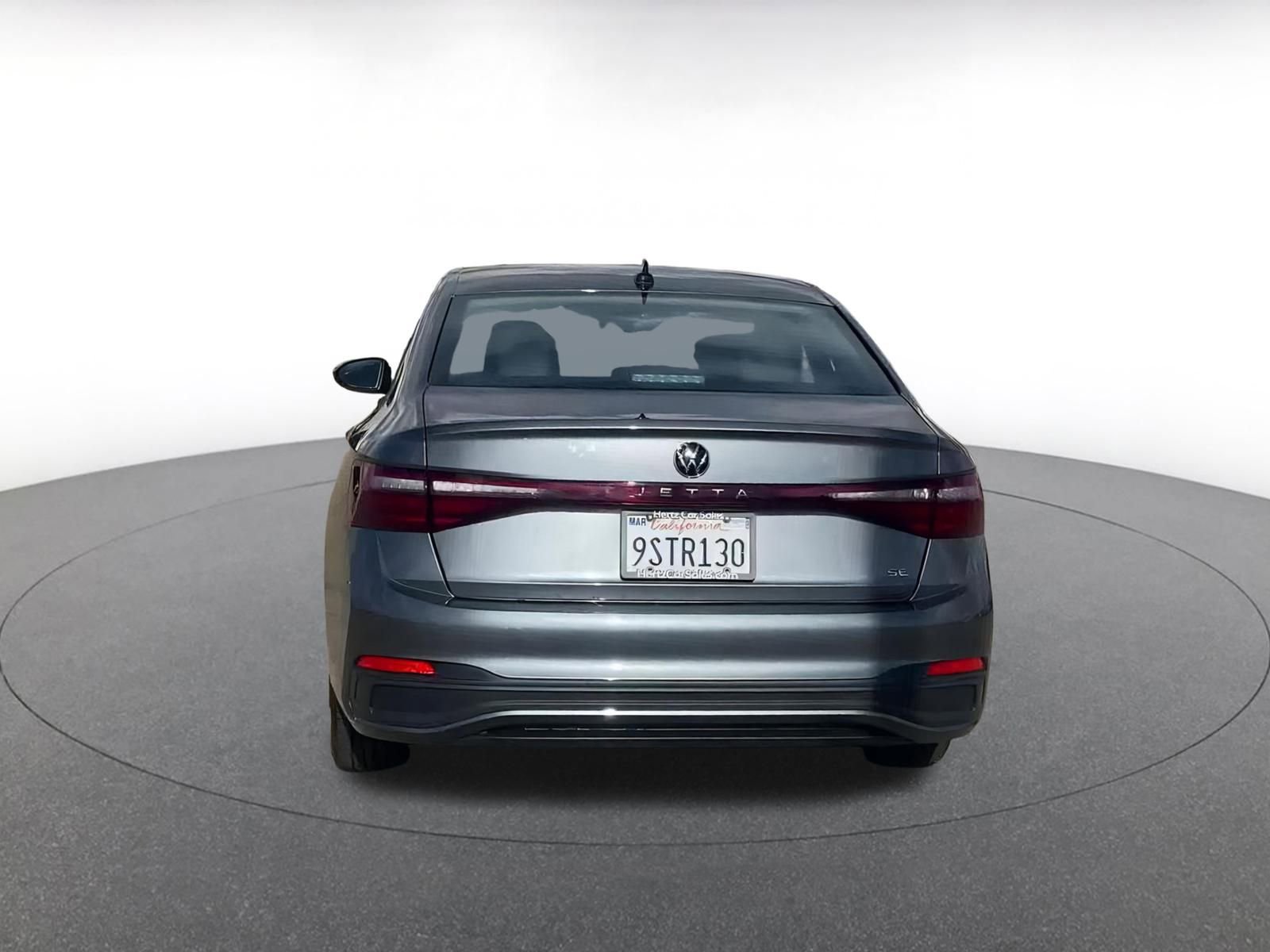 Used 2025 Volkswagen Jetta SE image 12