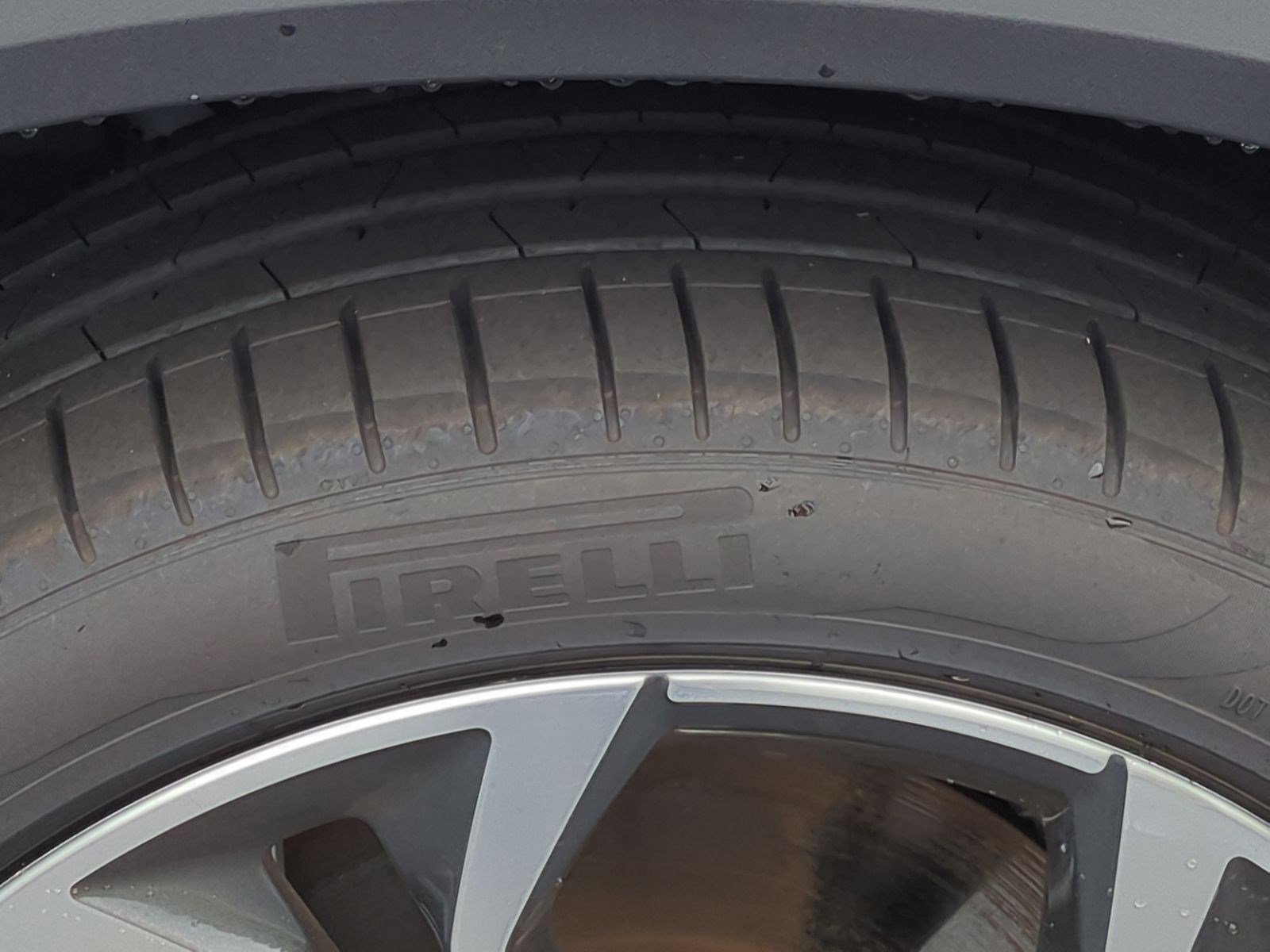 Used 2025 BMW X5 xDrive50e w/ Premium Package image 11