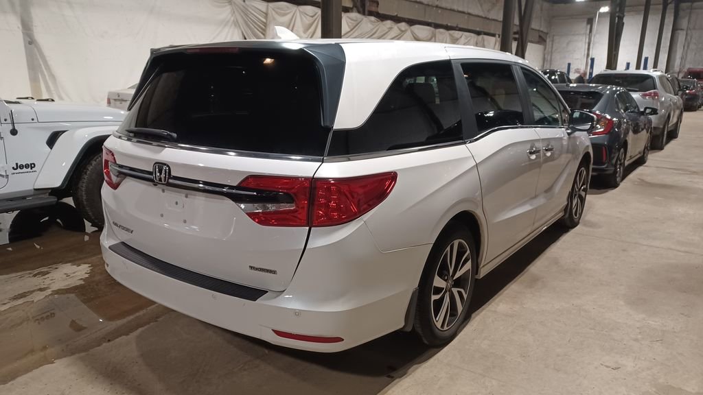Used 2023 Honda Odyssey Touring image 2