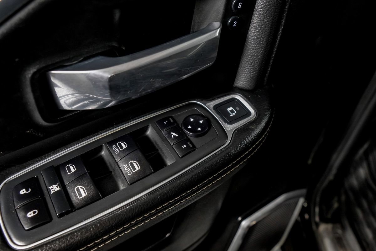 Used 2020 RAM 2500 Laramie w/ Night Edition image 35