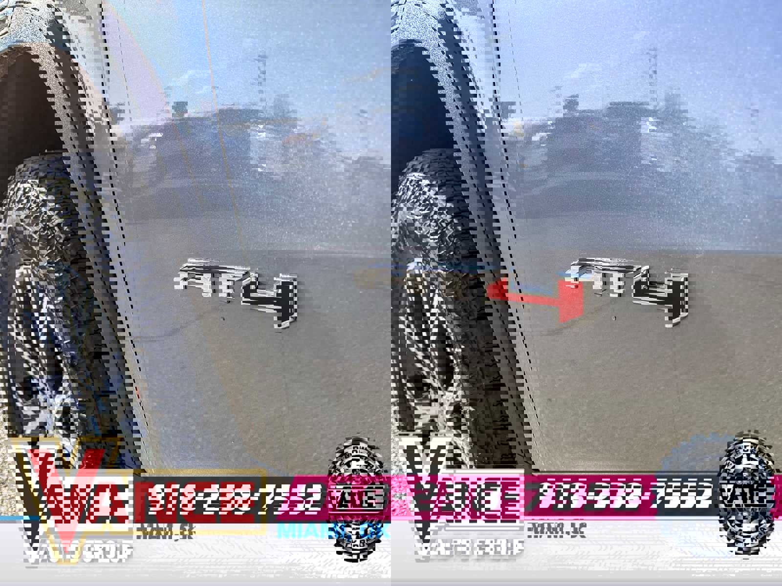 New 2026 GMC Acadia AT4 w/ Luxury Package image 11