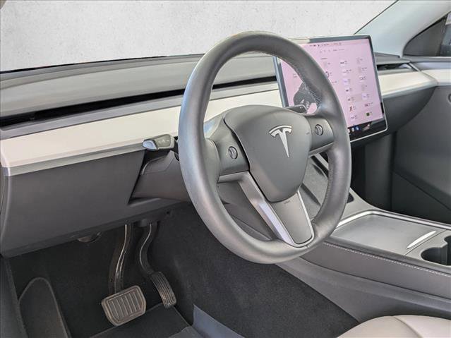Used 2024 Tesla Model Y Long Range AWD/4WD image 11