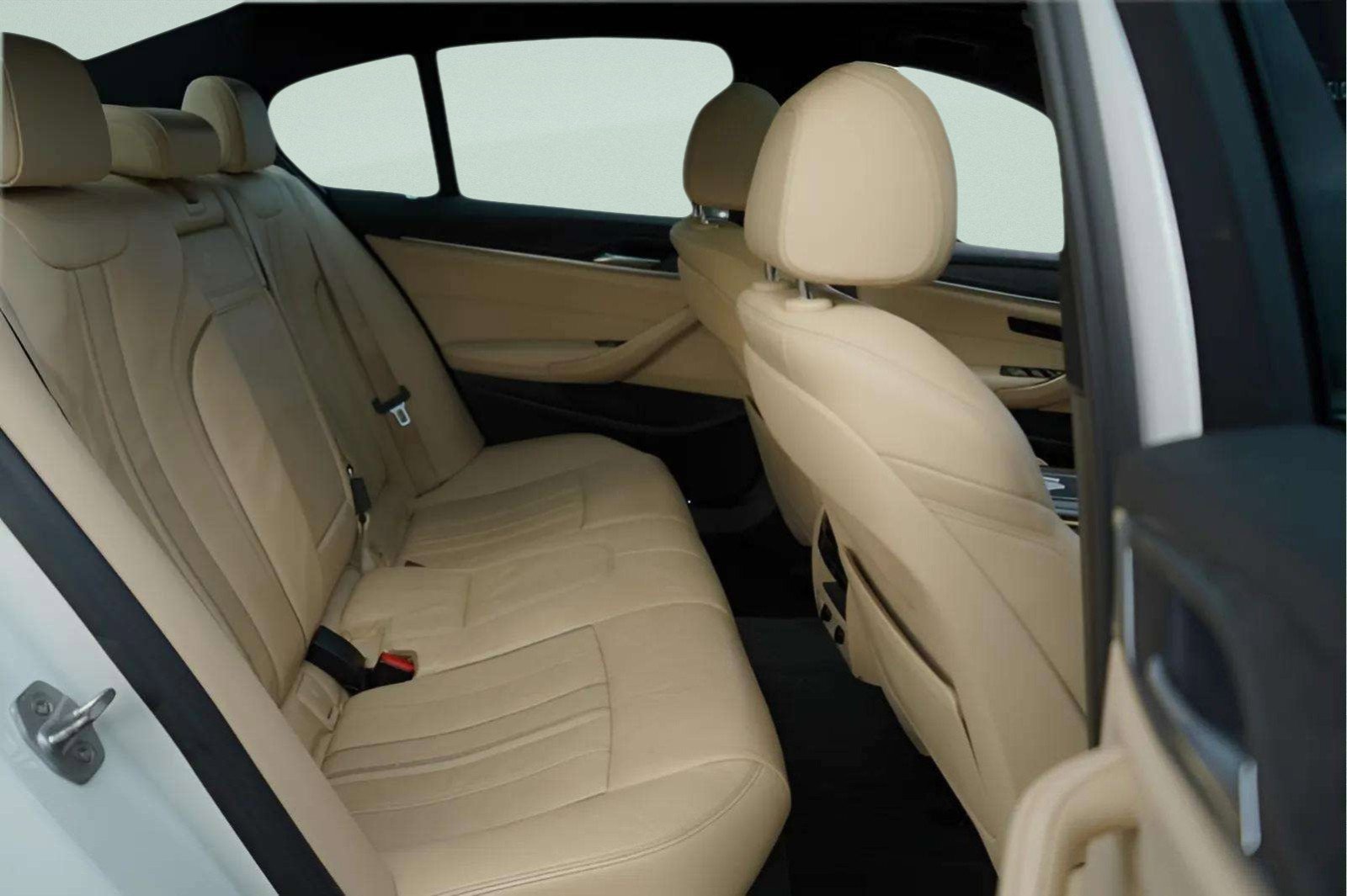 Used 2018 BMW 530e xDrive image 41