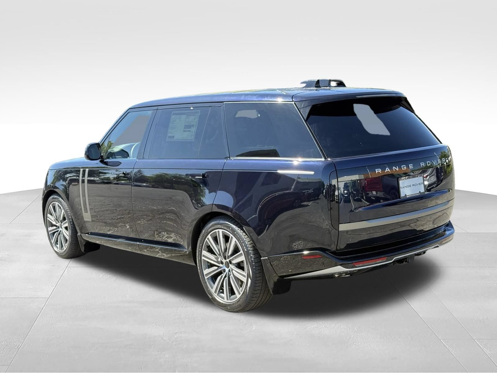New 2026 Land Rover Range Rover Long Wheelbase Autobiography AWD/4WD image 3