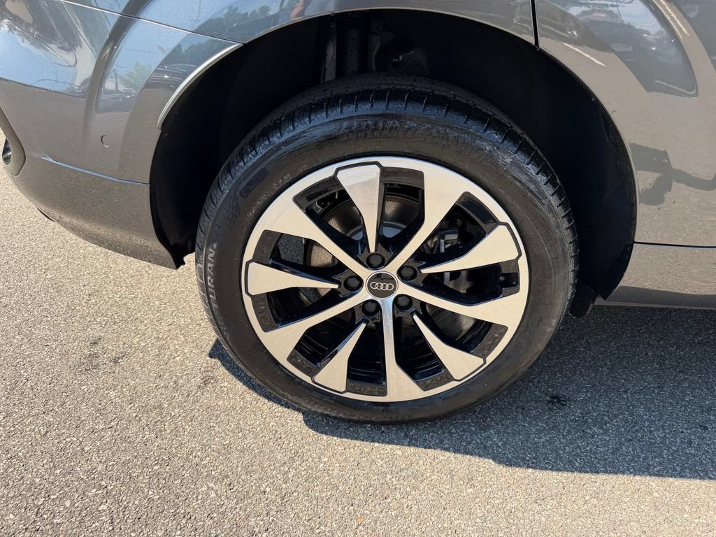 New 2026 Audi Q3 quattro 2.0T AWD/4WD image 10