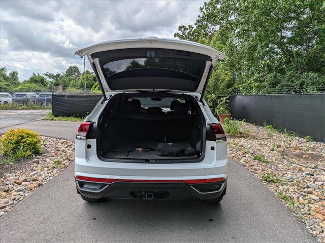 Certified 2023 Volkswagen Atlas Cross Sport SE w/ Black Wheel Package AWD/4WD image 20