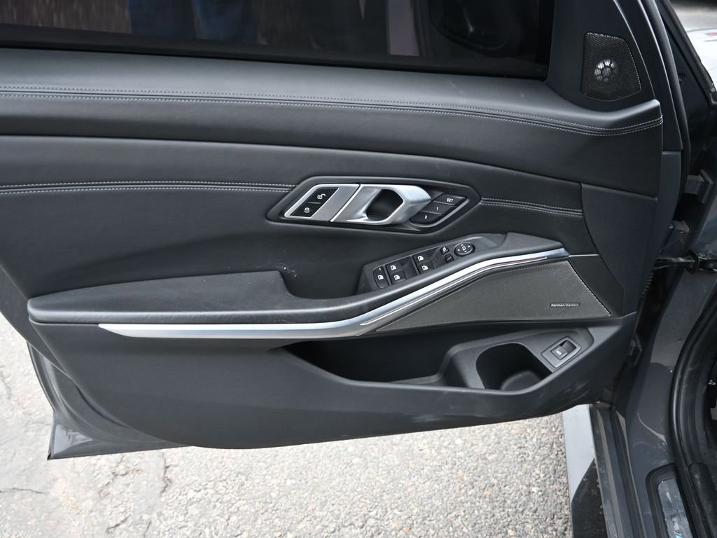 Used 2022 BMW M3 Competition w/ M Carbon Exterior Package AWD/4WD image 16