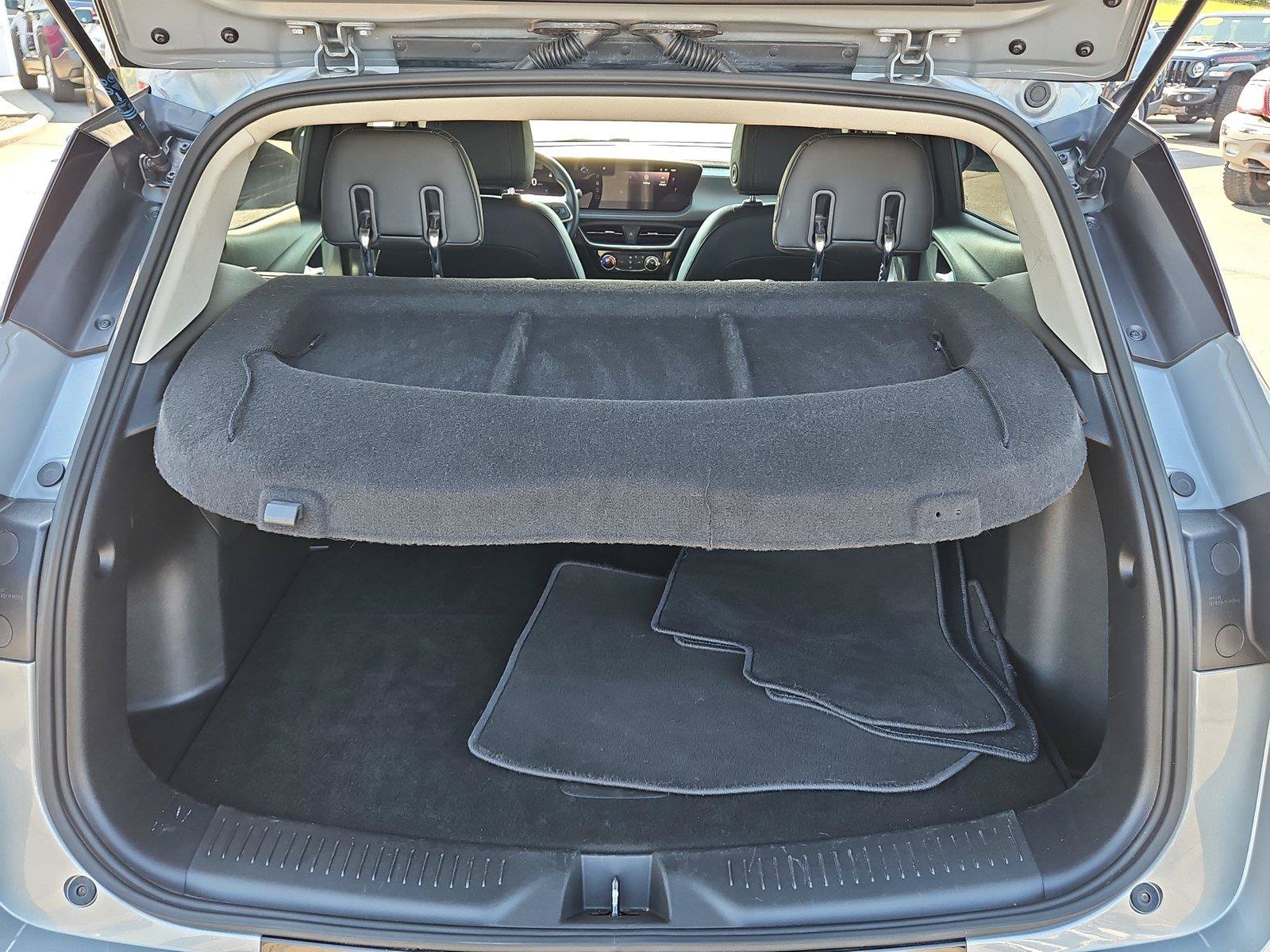 Used 2024 Buick Encore GX Sport Touring FWD image 8