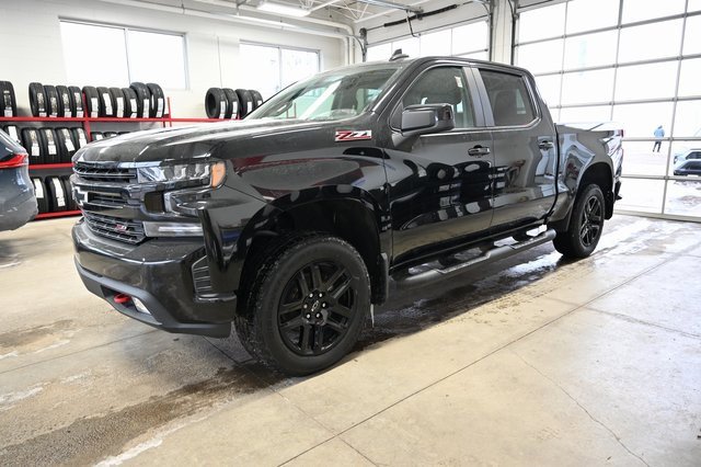 Used 2020 Chevrolet Silverado 1500 LT Trail Boss w/ Midnight Edition image 9