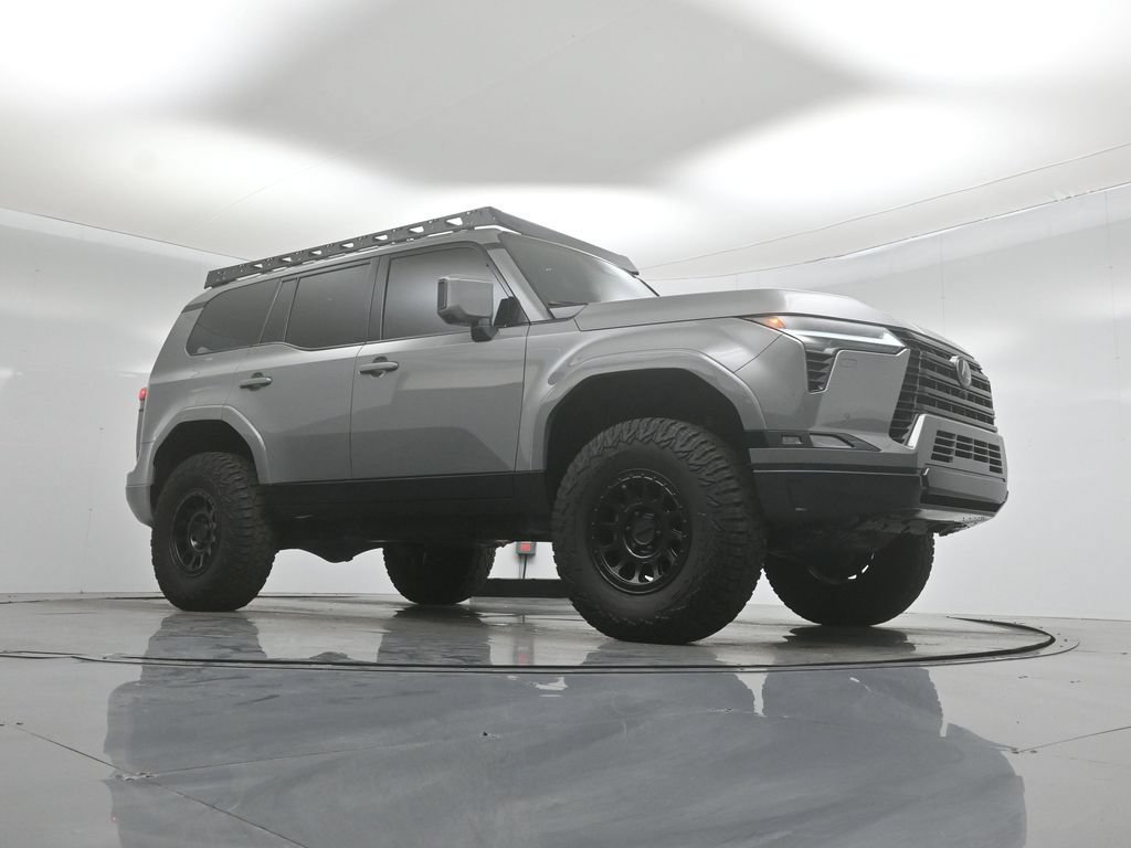 Used 2025 Lexus GX 550 AWD/4WD image 2