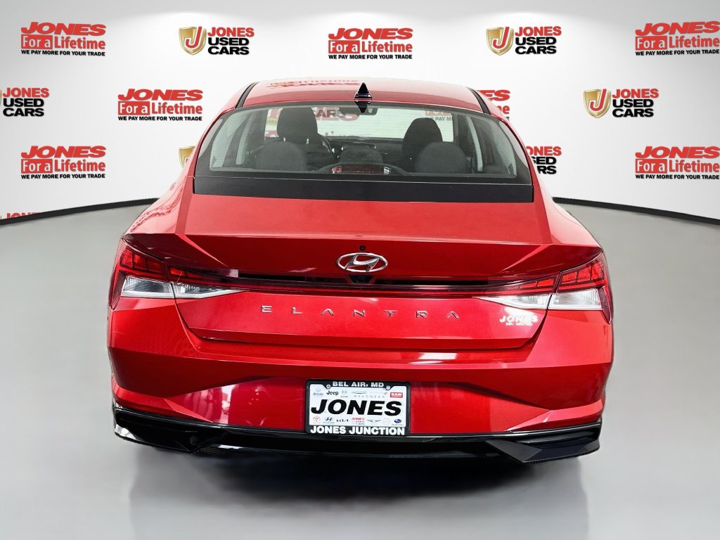 Used 2021 Hyundai Elantra SEL w/ Convenience + Premium Package FWD image 16