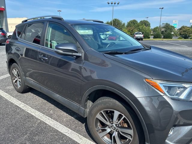 Used 2018 Toyota RAV4 XLE FWD image 5