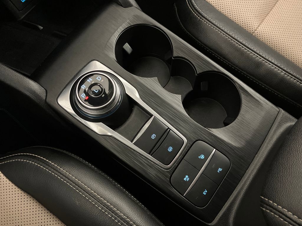 Certified 2022 Ford Escape Titanium w/ Titanium Premium Package image 27