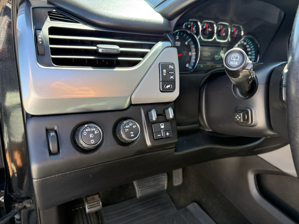 Used 2016 Chevrolet Tahoe LT w/ Luxury Package AWD/4WD image 17