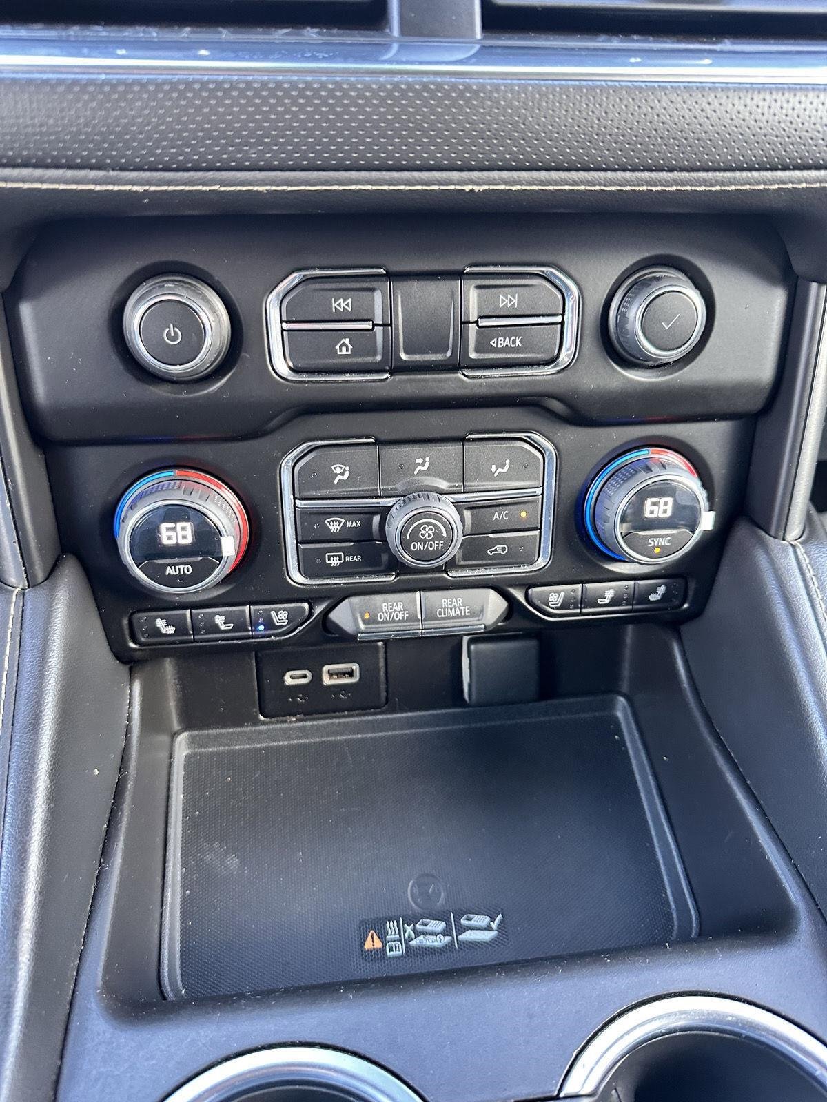 Used 2021 Chevrolet Suburban Premier w/ Premium Package image 37