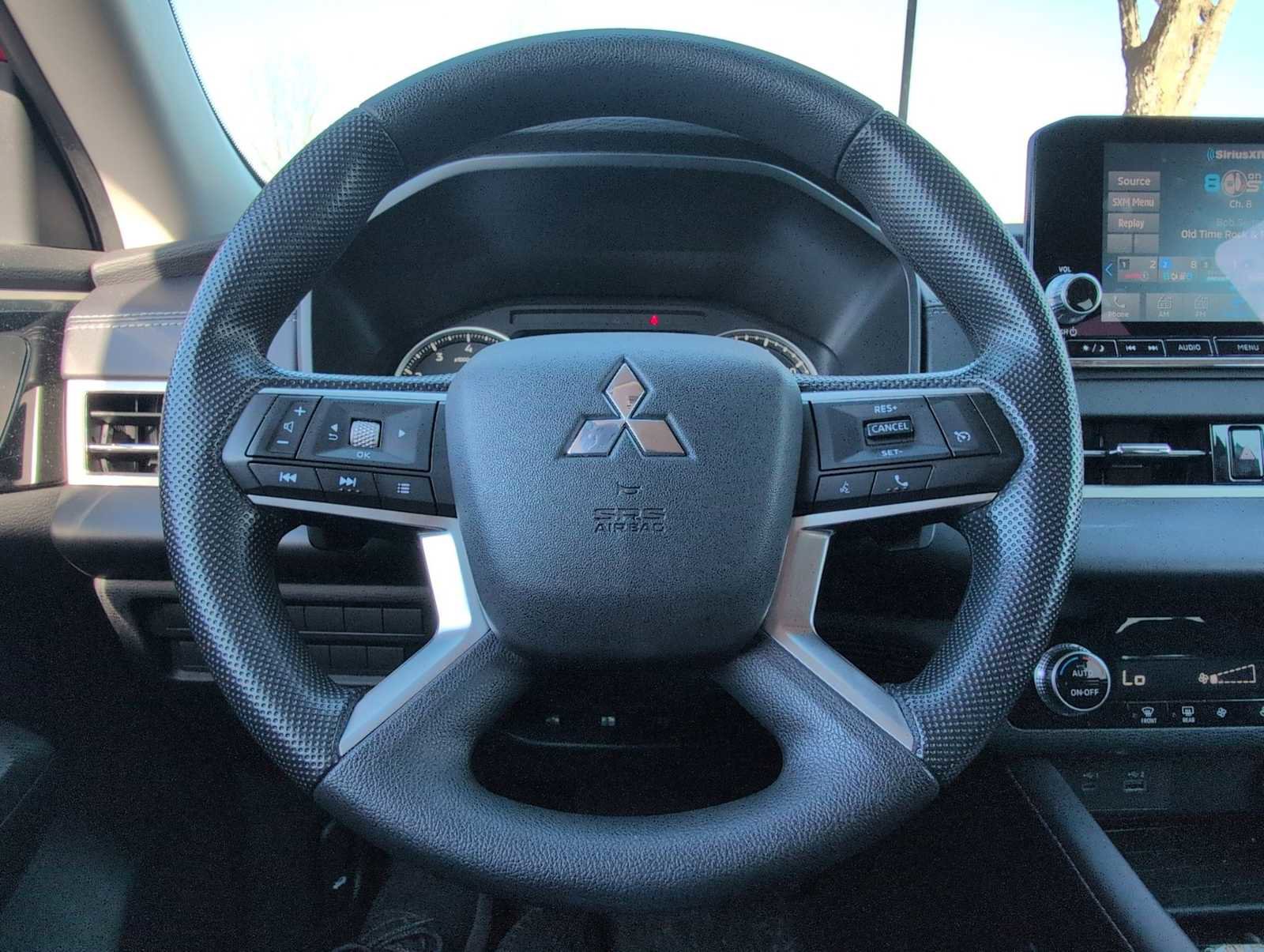 Used 2024 Mitsubishi Outlander ES image 23