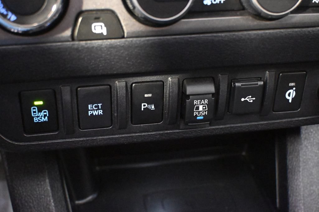 Used 2023 Toyota Tacoma TRD Off-Road w/ TRD Premium Off Road Package AWD/4WD image 33
