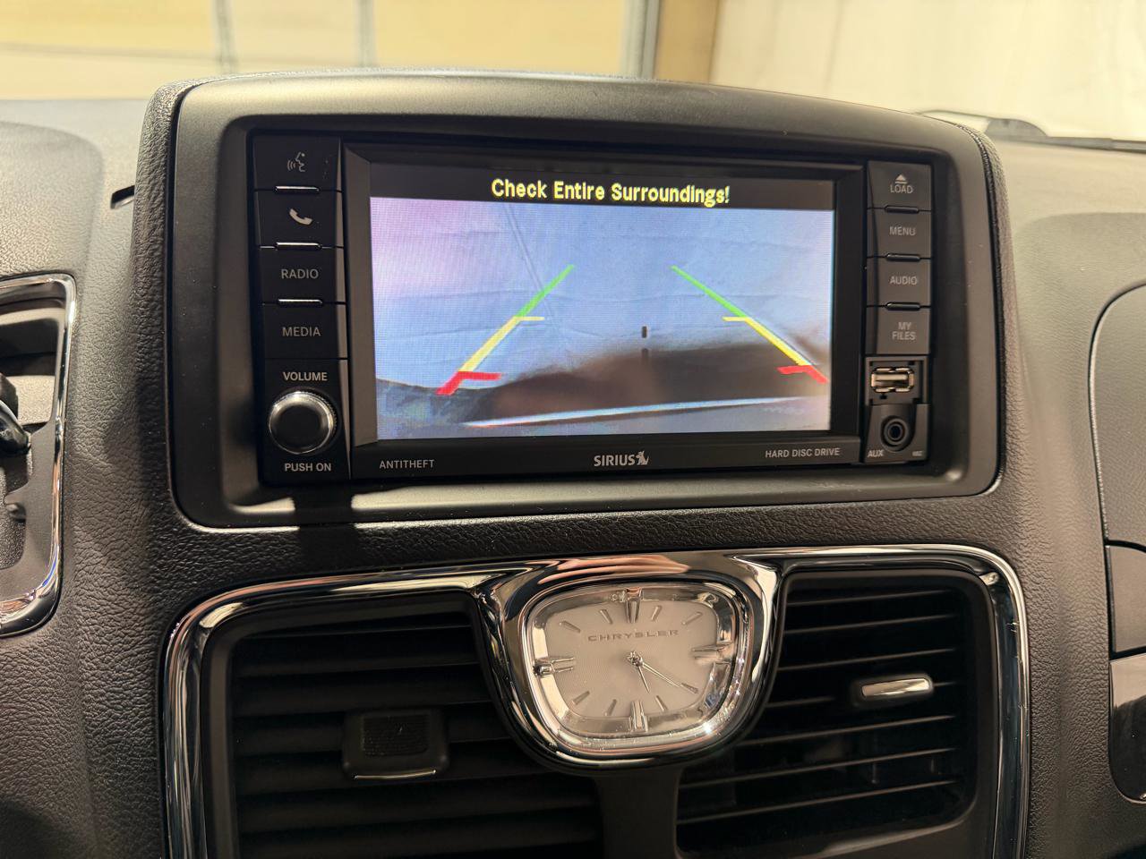 Used 2014 Chrysler Town & Country Touring FWD image 31