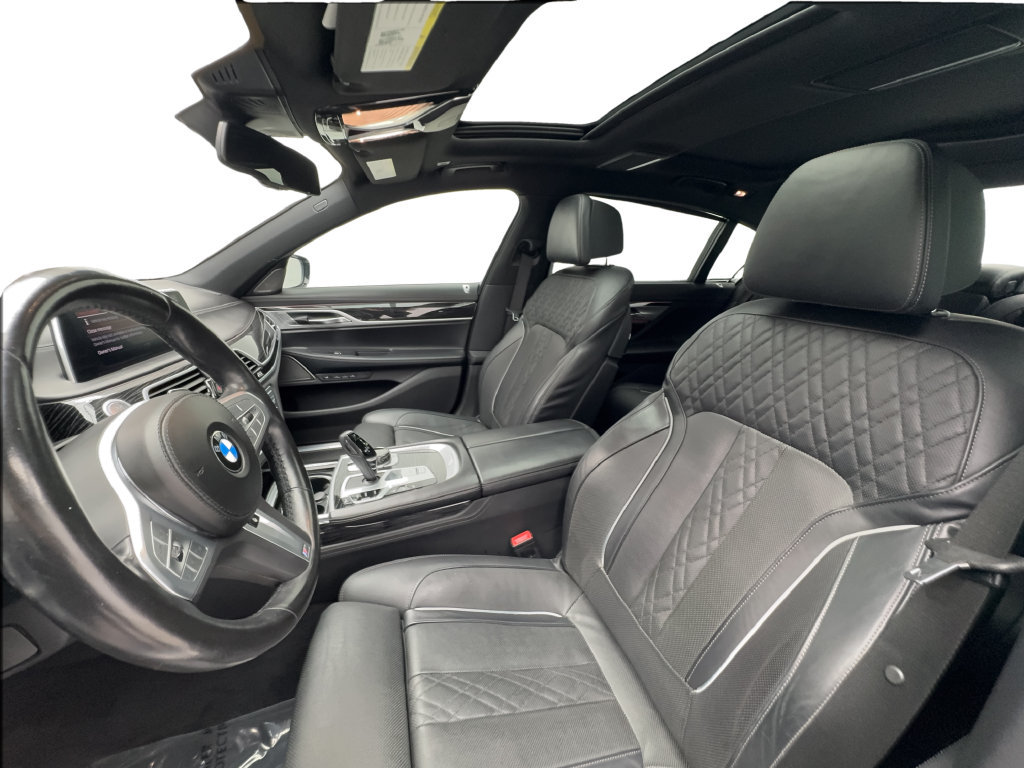 Used 2022 BMW 740i w/ Luxury Rear Seating Package RWD image 21