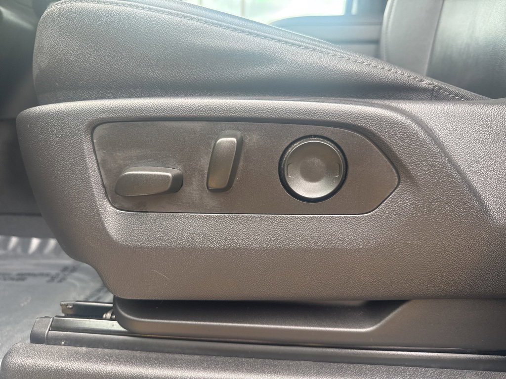 Used 2024 Chevrolet Silverado 2500 LT w/ Midnight Edition image 20