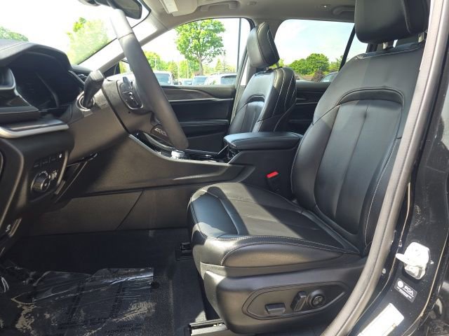 Used 2023 Jeep Grand Cherokee 4WD 4xe image 9