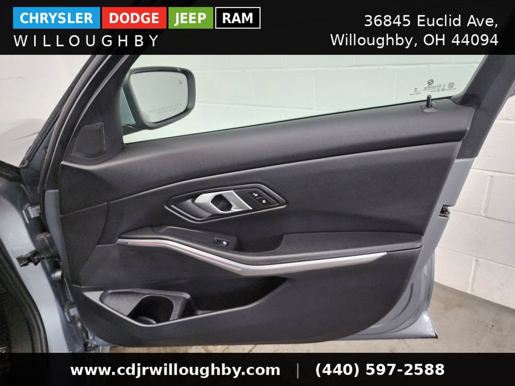 Used 2025 BMW 330i xDrive Sedan w/ Convenience Package AWD/4WD image 36