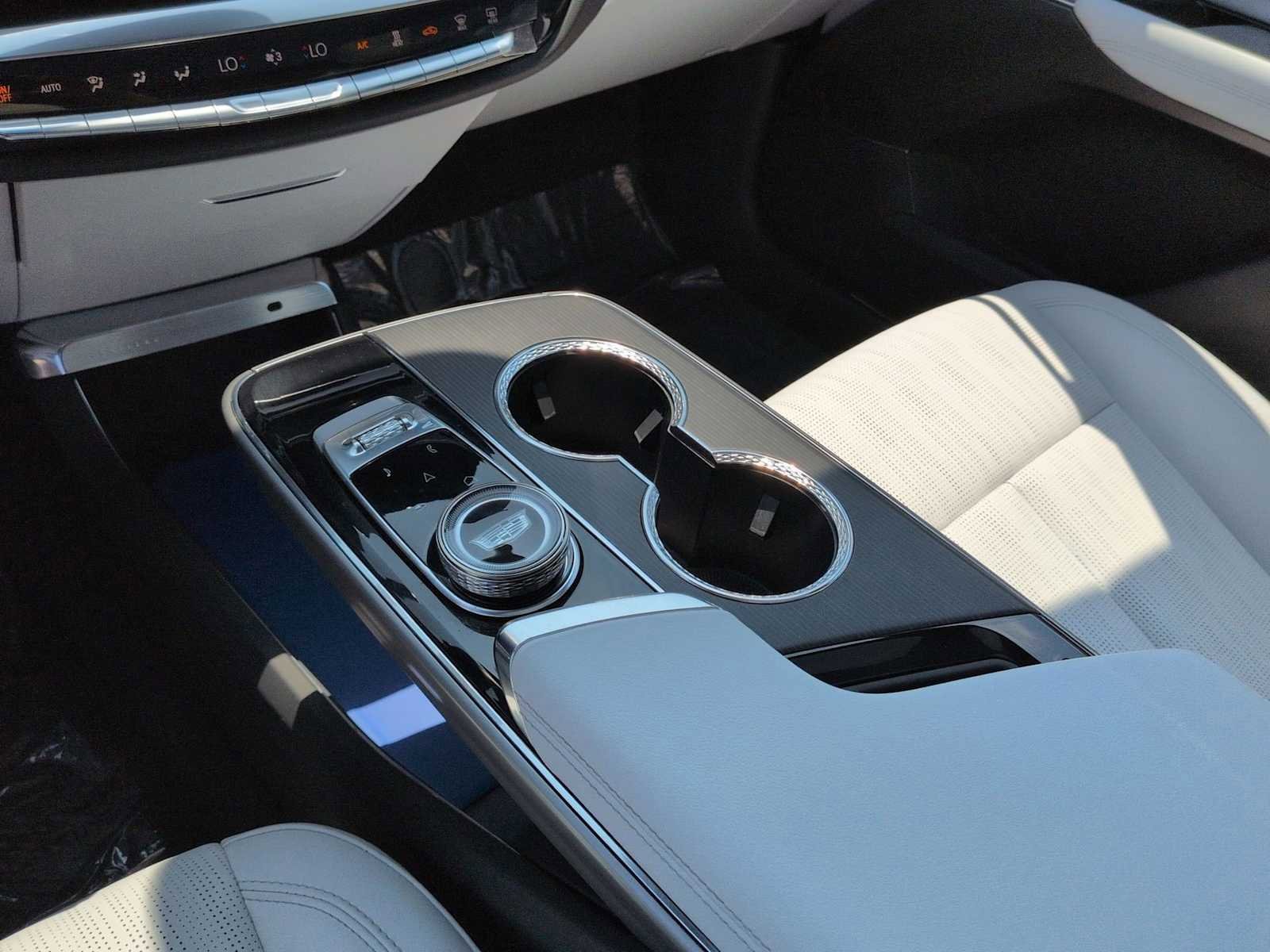 Used 2025 Cadillac Lyriq Sport AWD/4WD image 18