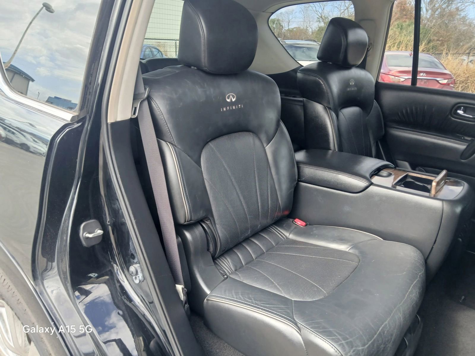 Used 2014 INFINITI QX80 4WD w/ Deluxe Touring Package image 15