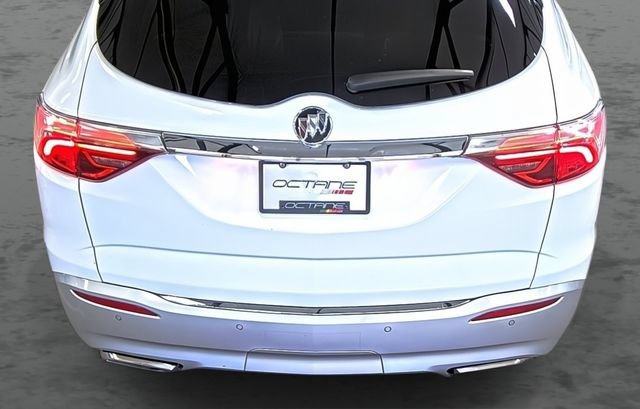 Used 2022 Buick Enclave Essence FWD image 12