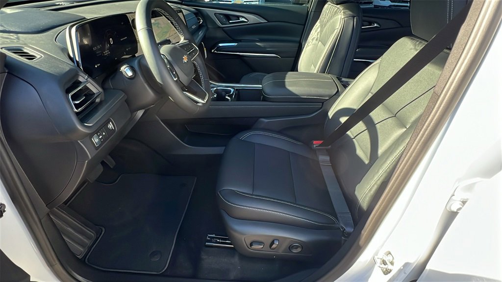 New 2026 Chevrolet Traverse LT w/ Driver Confidence Package image 13