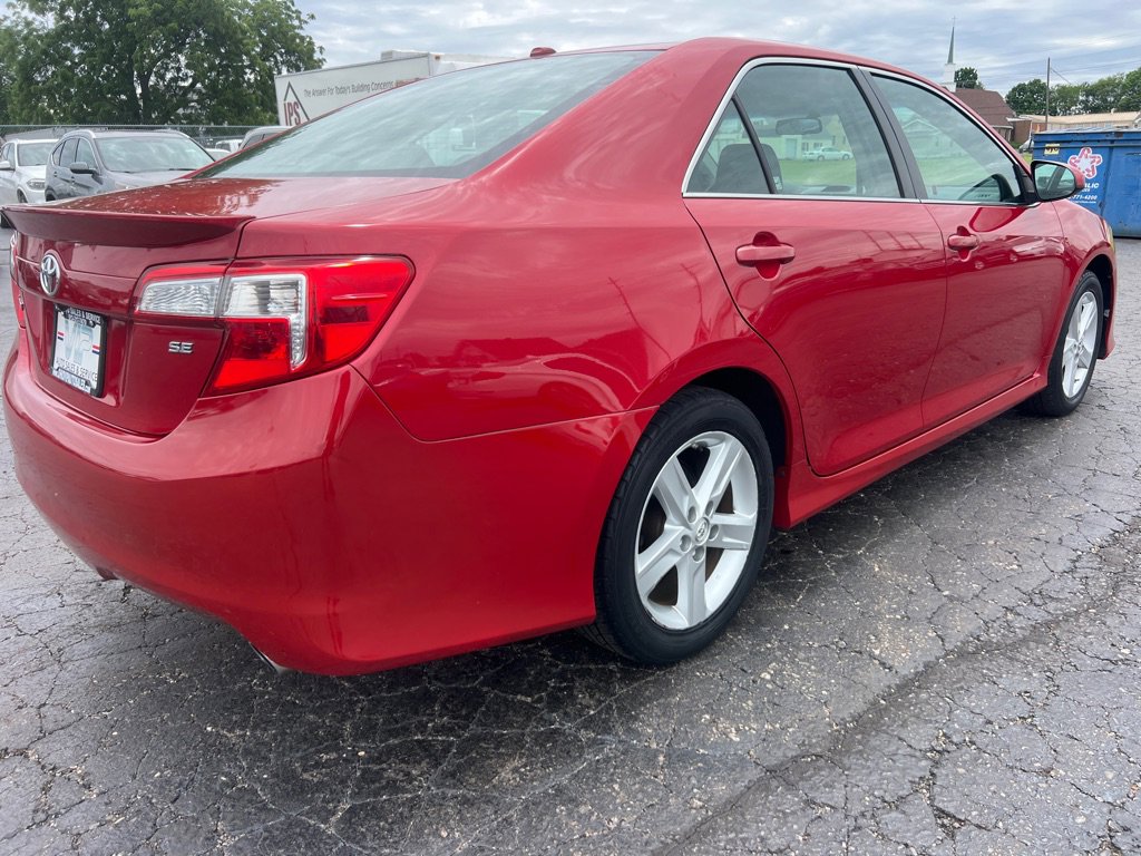 Used 2014 Toyota Camry SE FWD image 7