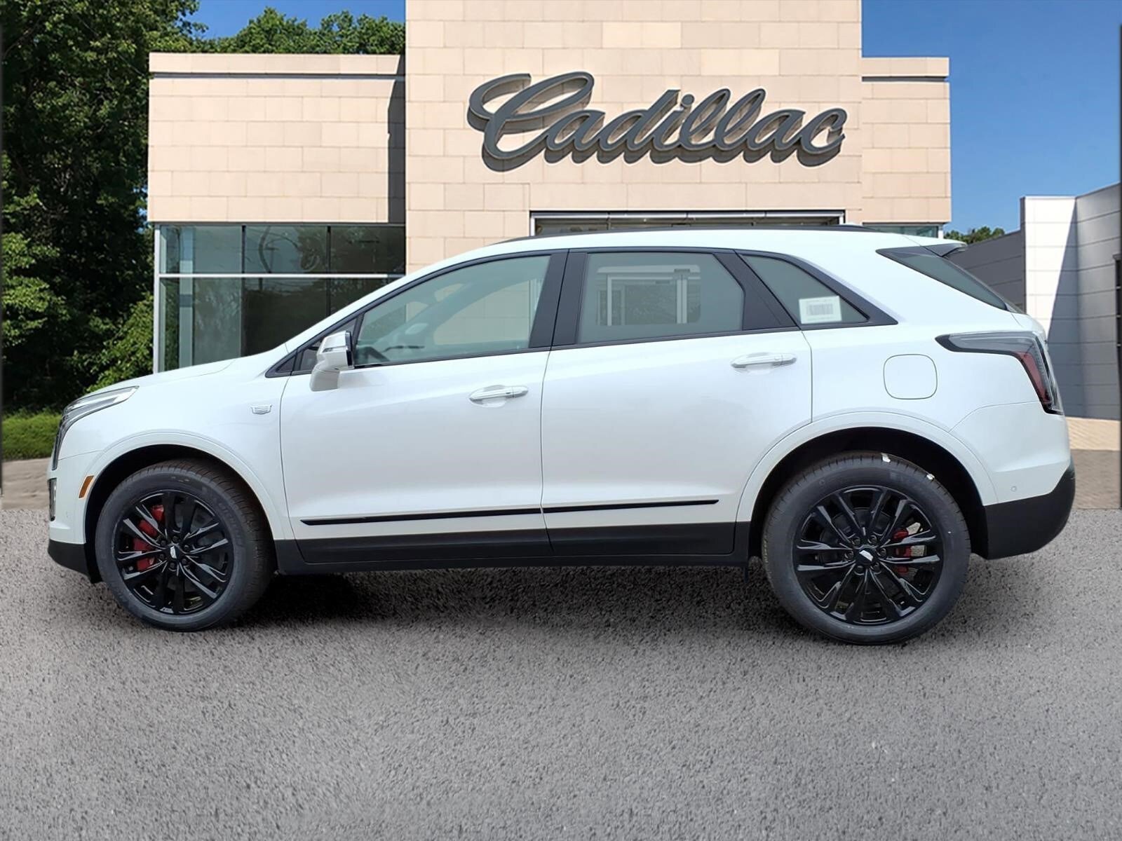 New 2026 Cadillac XT5 Sportv w/ LPO, Onyx Lite Package AWD/4WD image 2