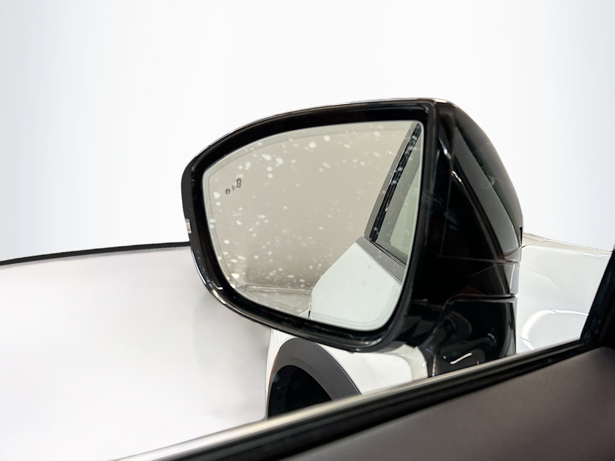 Used 2023 INFINITI QX60 Sensory w/ Vision Package image 16