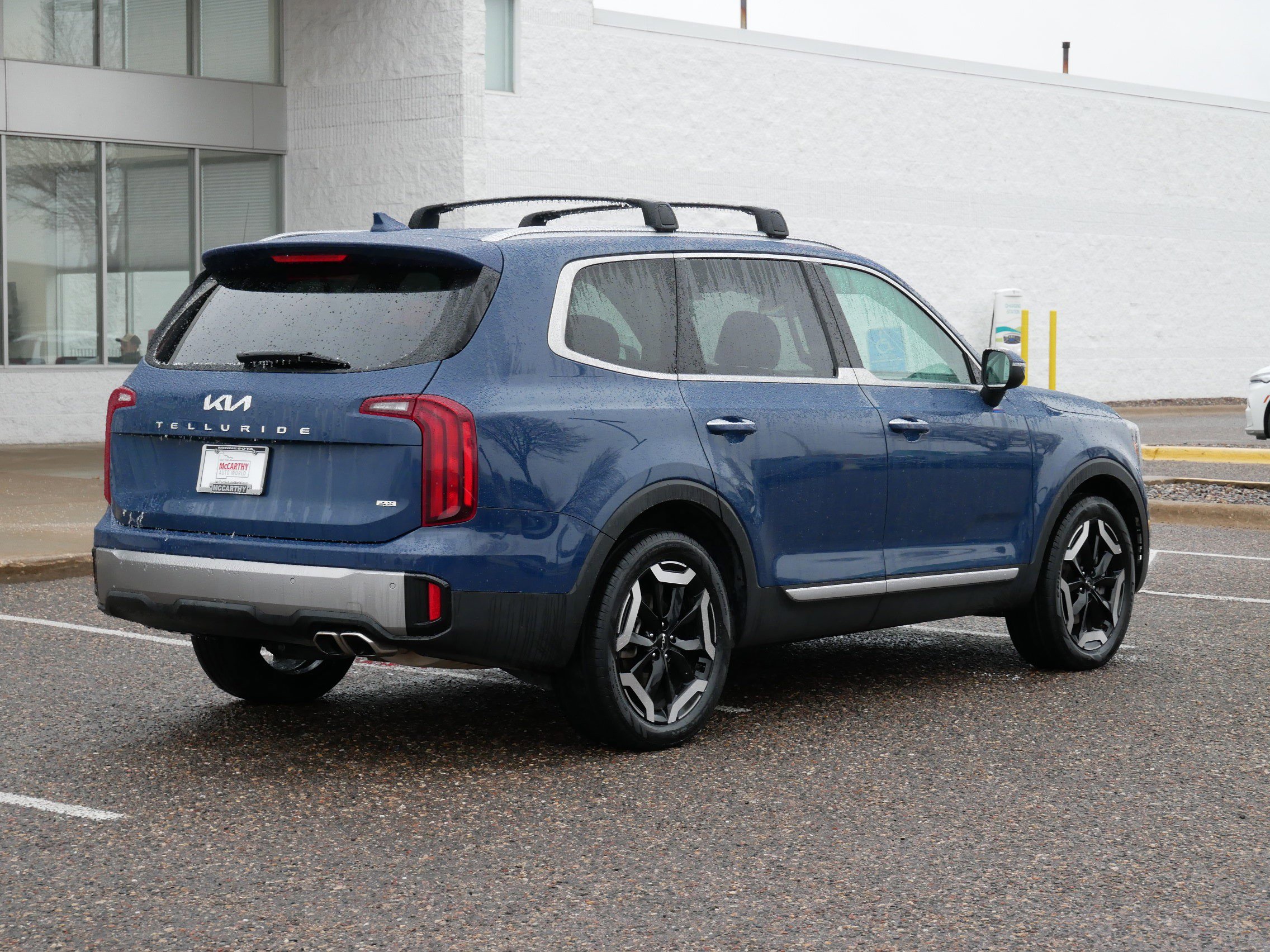 Used 2025 Kia Telluride S image 3