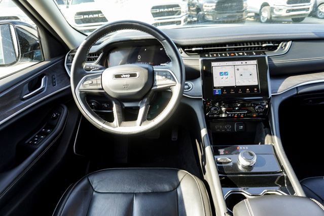 Used 2022 Jeep Grand Cherokee L Limited image 15