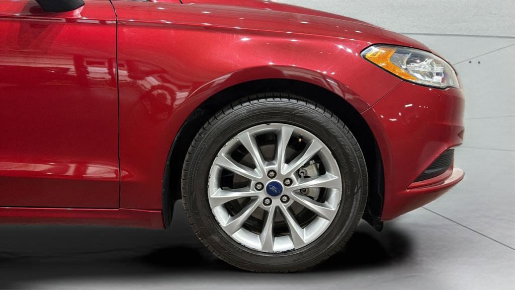 Used 2017 Ford Fusion SE w/ Fusion SE Technology Package image 34