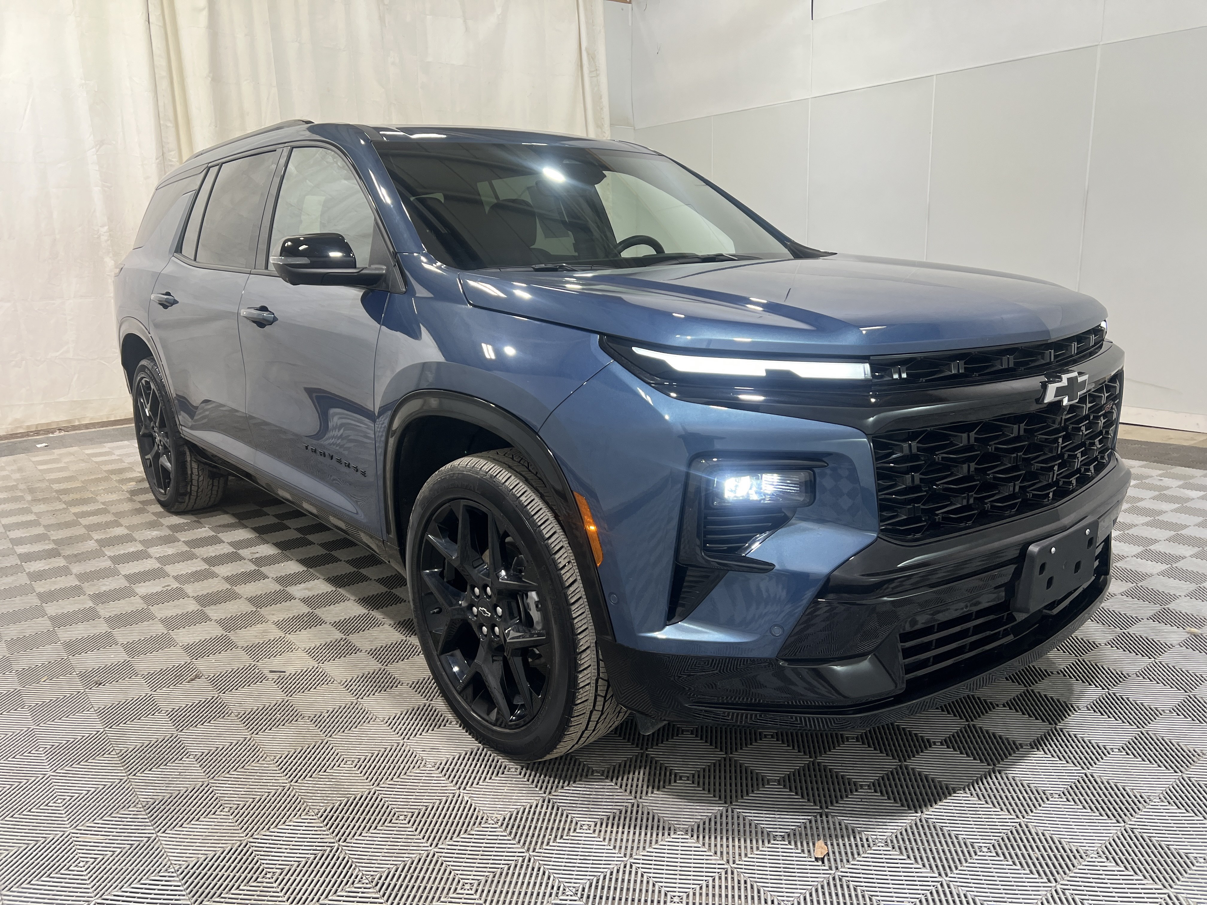 Used 2026 Chevrolet Traverse RS AWD/4WD image 4