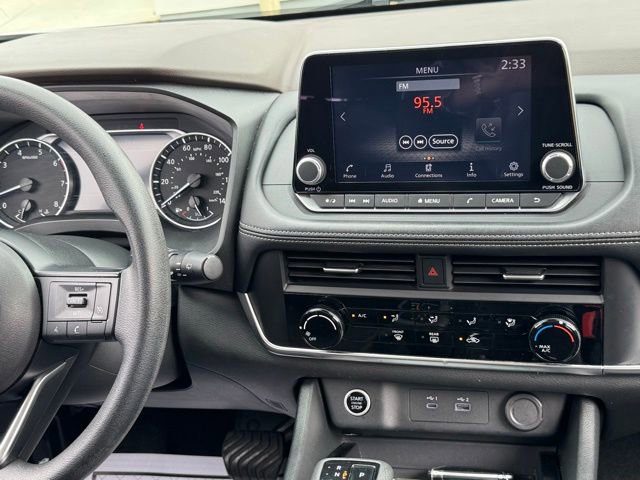 Used 2023 Nissan Rogue S image 18