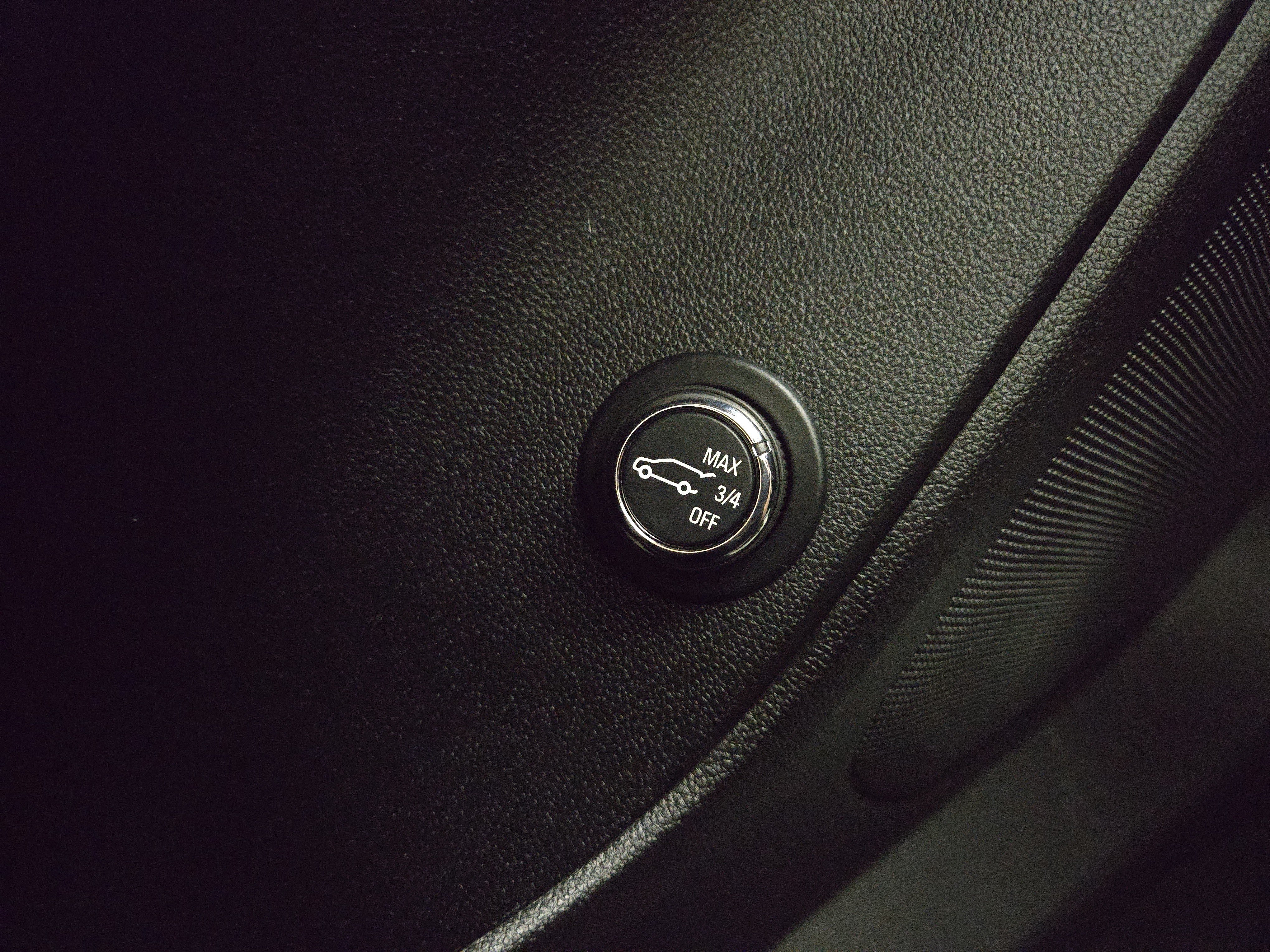 Used 2024 Chevrolet Blazer LT w/ LPO, Black Sport Package FWD image 31