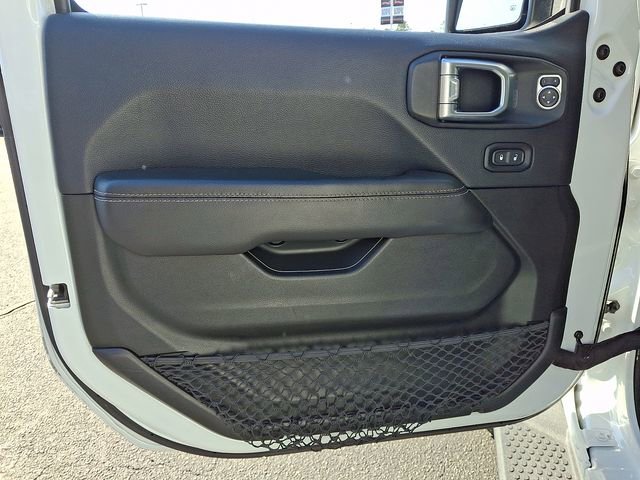 Used 2019 Jeep Wrangler Unlimited Sahara w/ Advanced Safety Group image 11