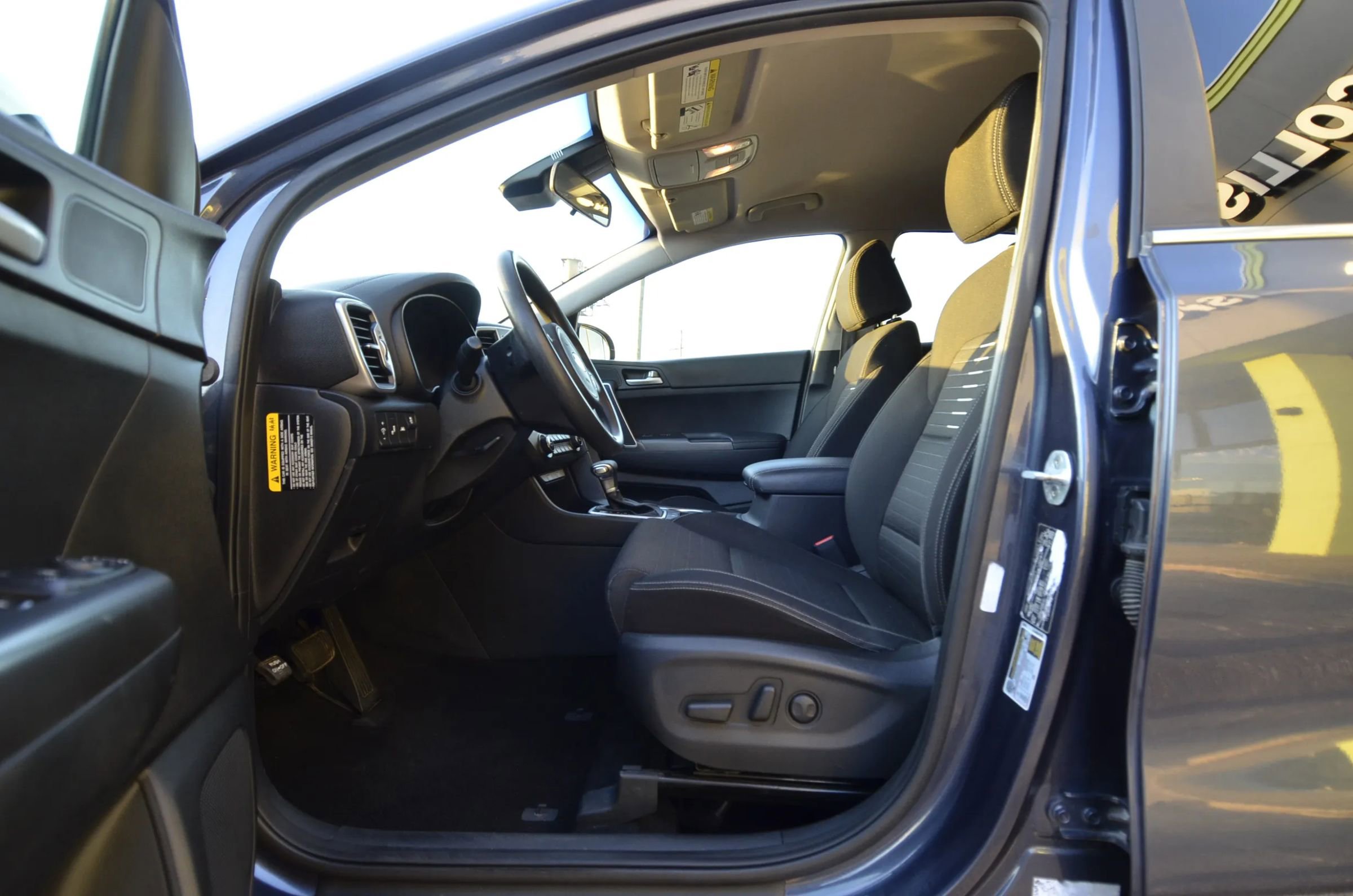 Used 2018 Kia Sportage LX w/ LX Technology Package image 14