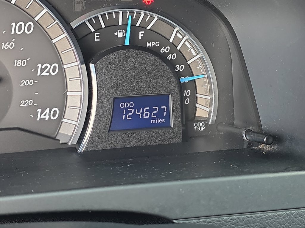 Used 2012 Toyota Camry SE FWD image 11