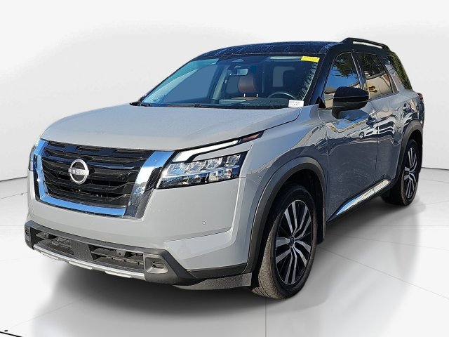Used 2024 Nissan Pathfinder Platinum FWD image 9