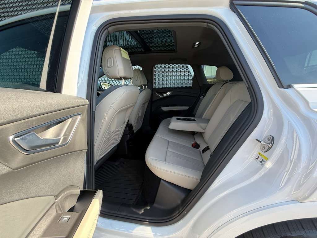 Used 2024 Audi Q4 e-tron Premium w/ Convenience Package image 62