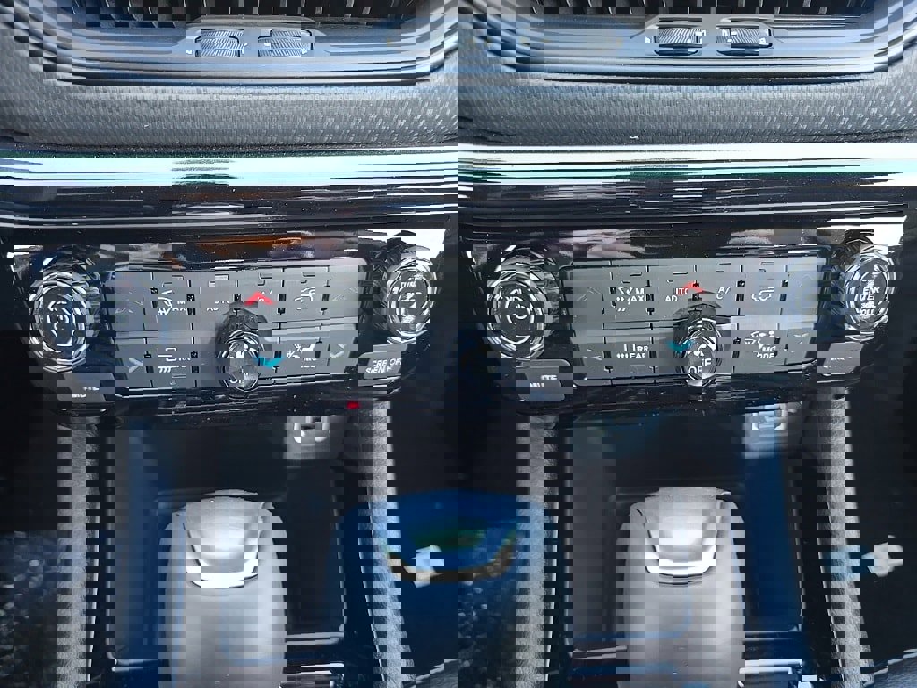 New 2026 Jeep Compass Limited image 29